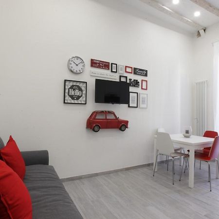 Amazing Apartment In City Center With Balcony Milán Exterior foto