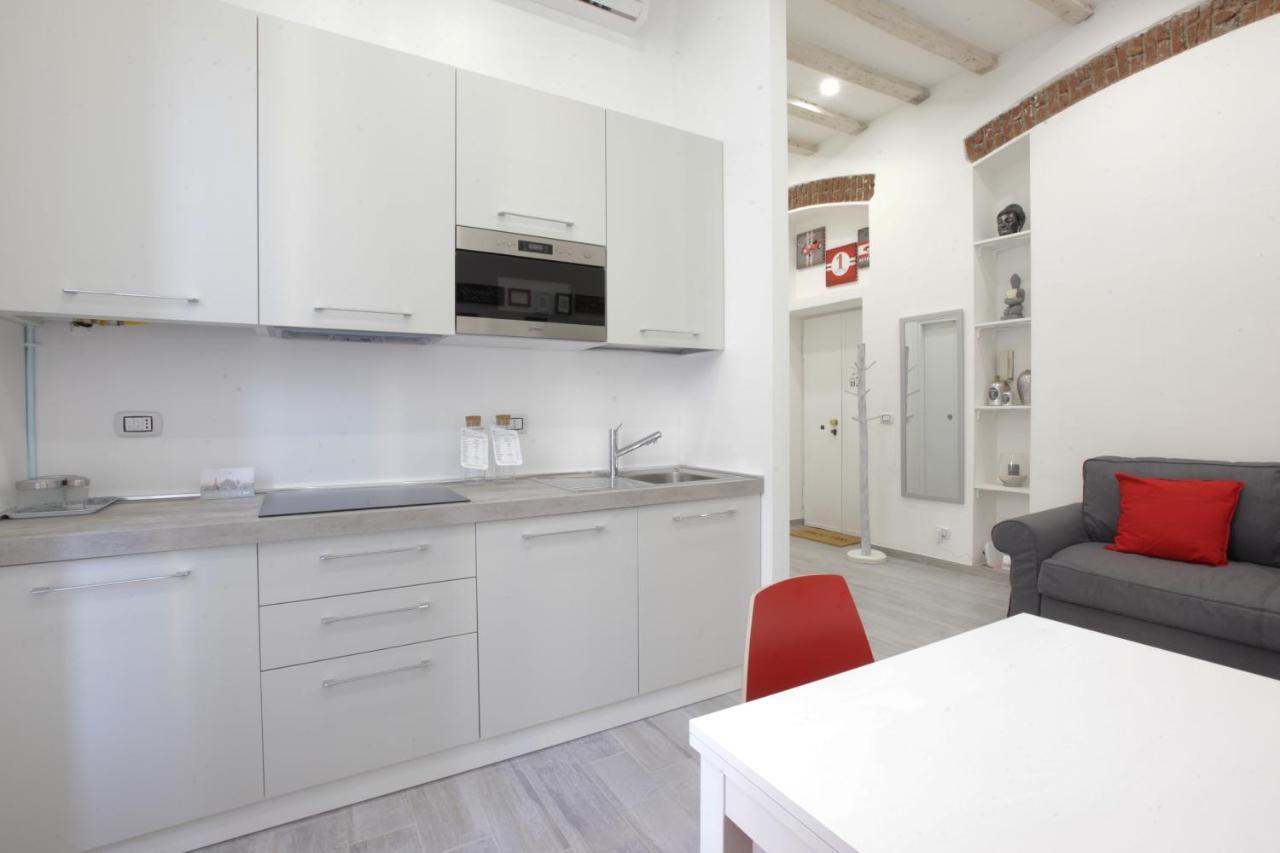 Amazing Apartment In City Center With Balcony Milán Exterior foto