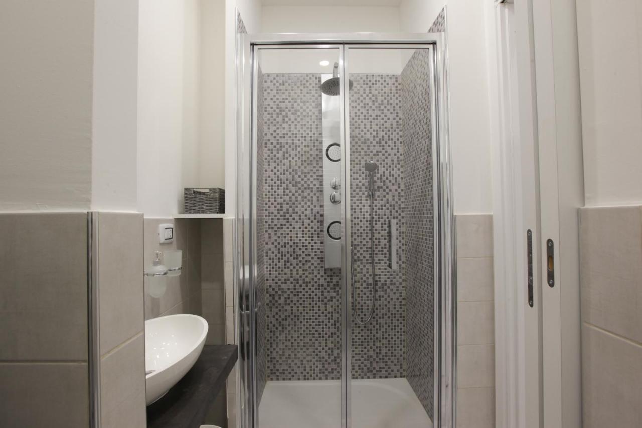 Amazing Apartment In City Center With Balcony Milán Exterior foto