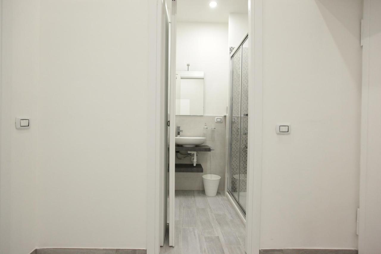 Amazing Apartment In City Center With Balcony Milán Exterior foto