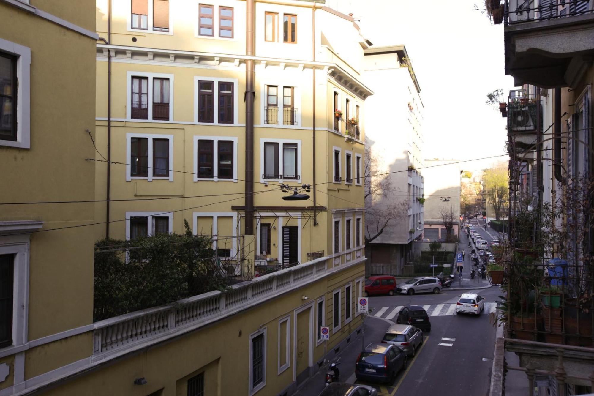 Amazing Apartment In City Center With Balcony Milán Exterior foto