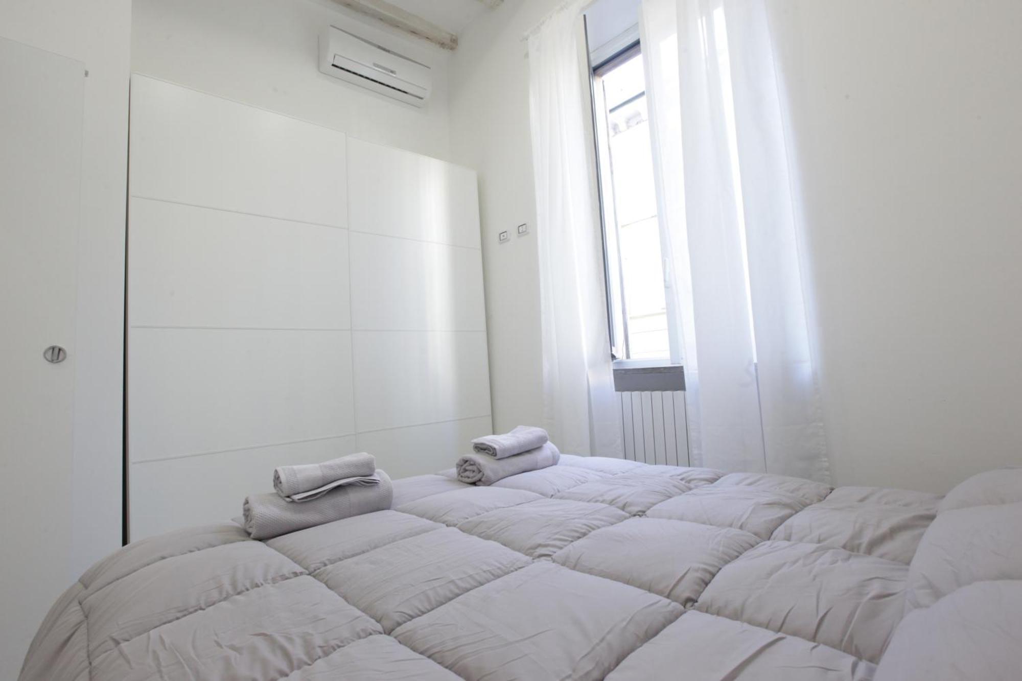 Amazing Apartment In City Center With Balcony Milán Exterior foto
