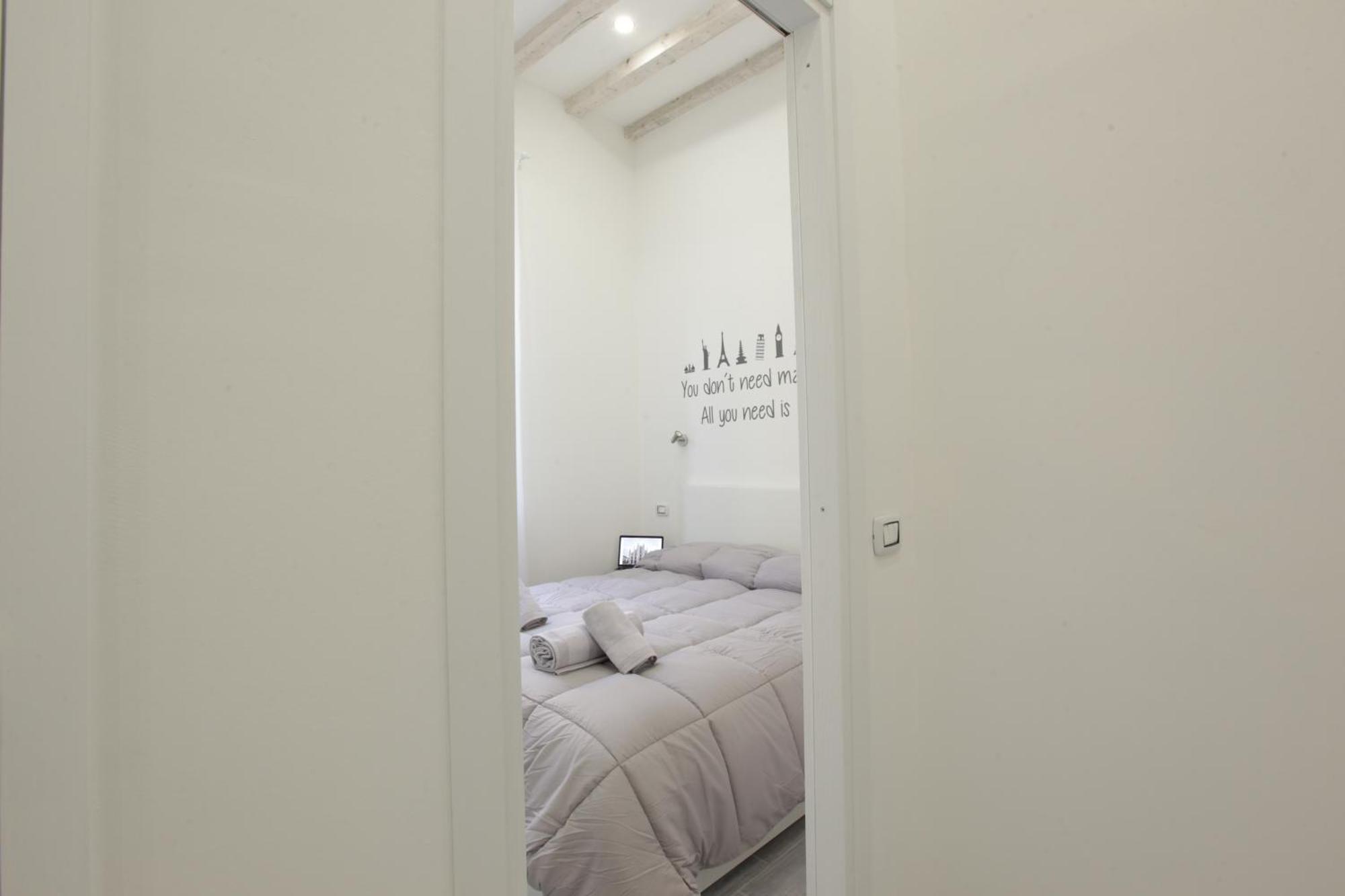 Amazing Apartment In City Center With Balcony Milán Exterior foto